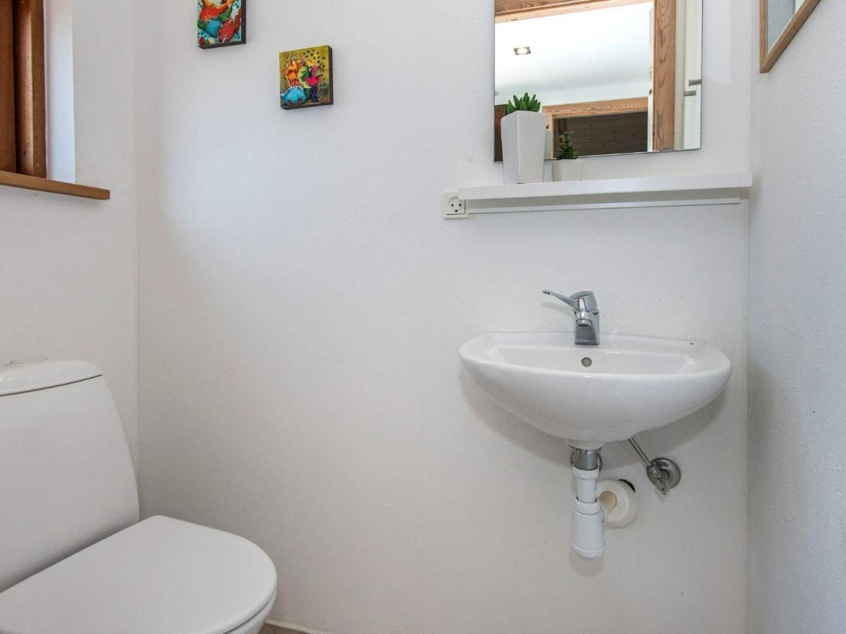 8 Person Holiday Home In Ulfborg Exteriör bild