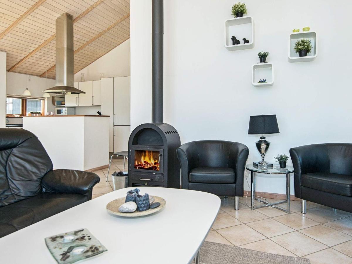 8 Person Holiday Home In Ulfborg Exteriör bild