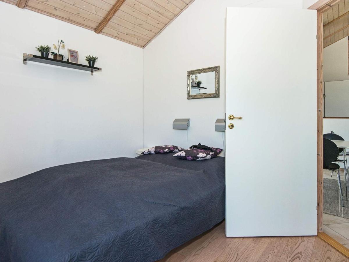 8 Person Holiday Home In Ulfborg Exteriör bild